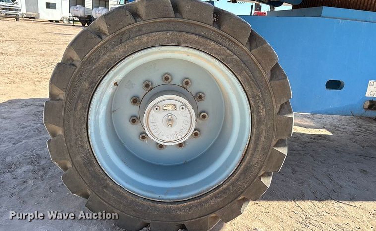 image for item EF6064 2010 Genie S80 boom lift