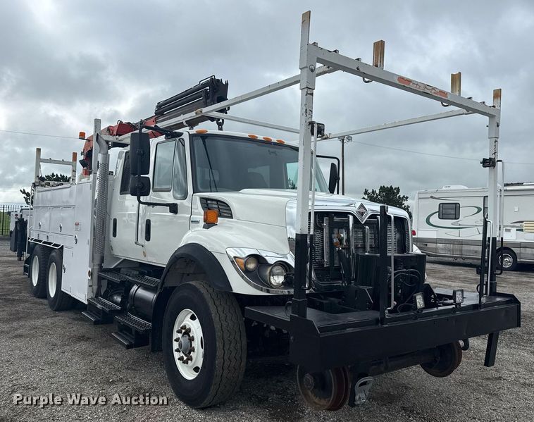 image for item EG5920 2008 International 7500 Crew Cab crane truck