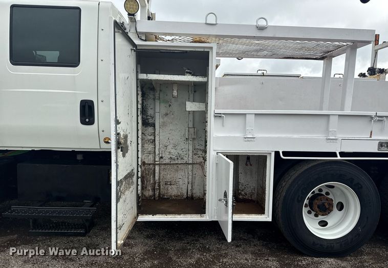 image for item EG5920 2008 International 7500 Crew Cab crane truck