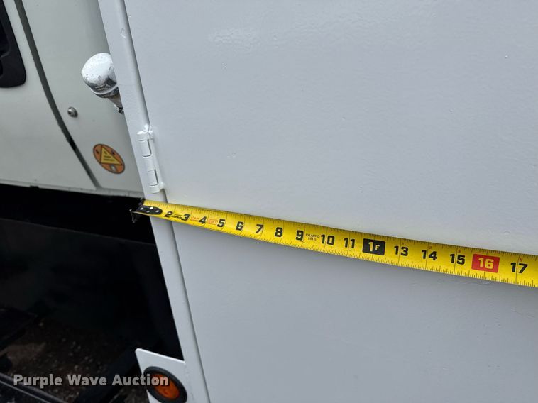 image for item EG5920 2008 International 7500 Crew Cab crane truck