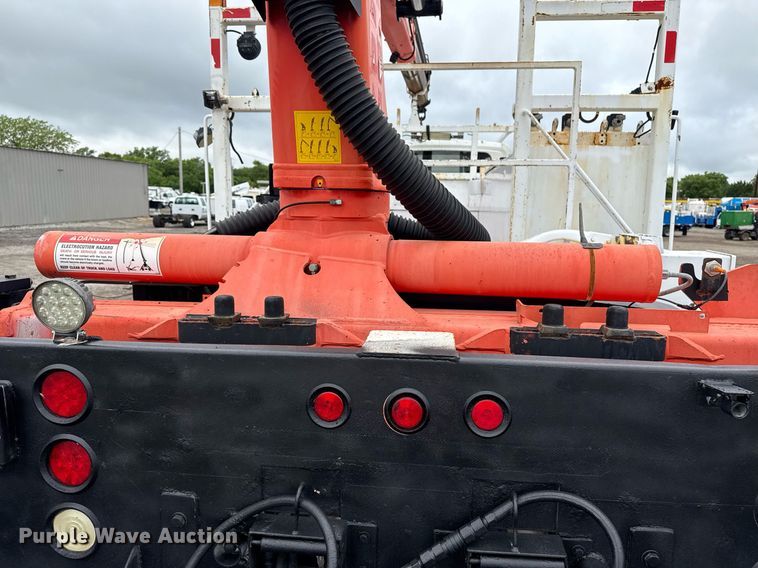 image for item EG5920 2008 International 7500 Crew Cab crane truck