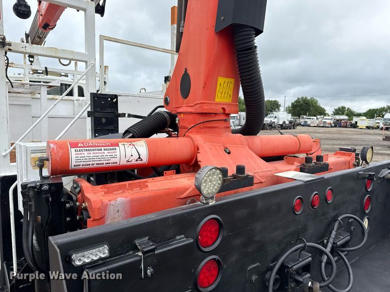 image for item EG5920 2008 International 7500 Crew Cab crane truck