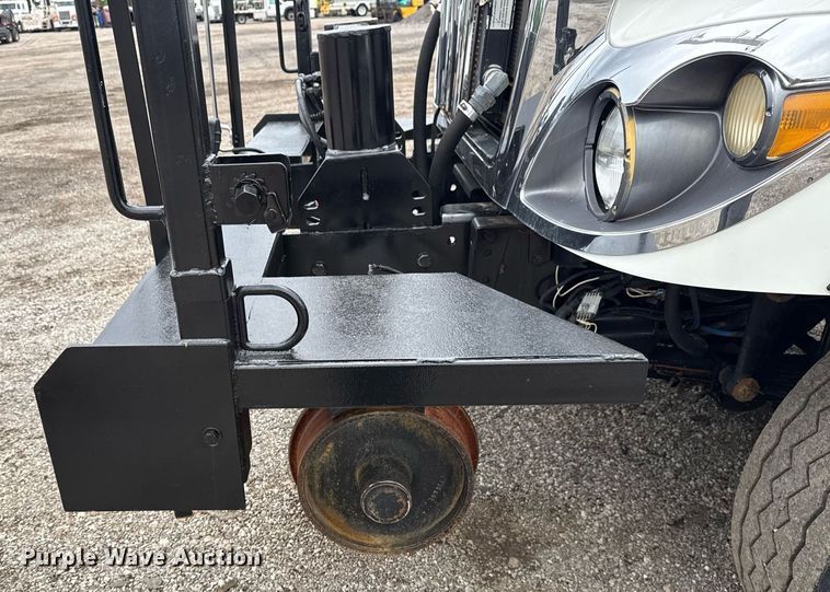 image for item EG5920 2008 International 7500 Crew Cab crane truck