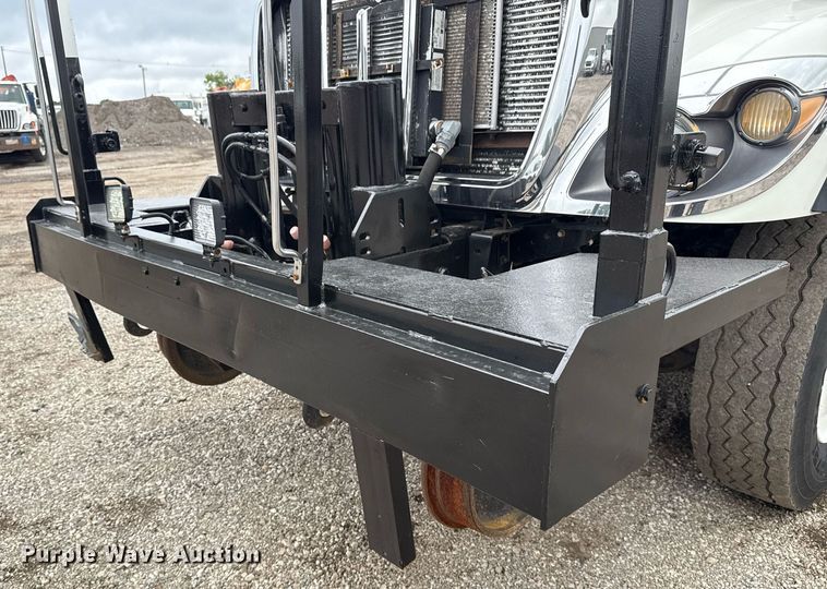 image for item EG5920 2008 International 7500 Crew Cab crane truck