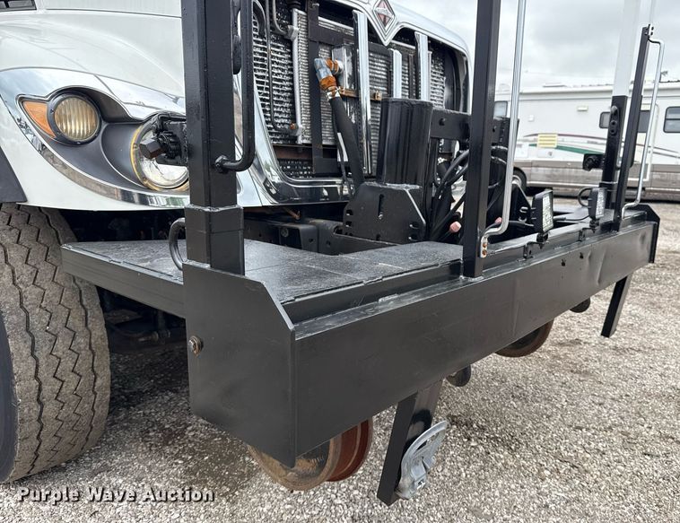 image for item EG5920 2008 International 7500 Crew Cab crane truck