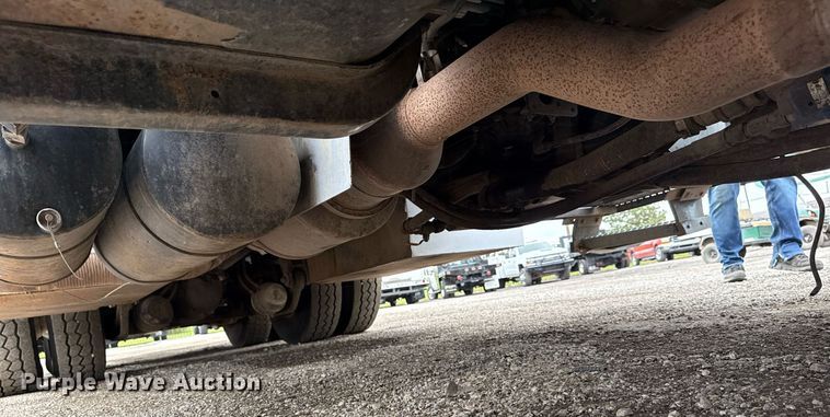 image for item EG5920 2008 International 7500 Crew Cab crane truck