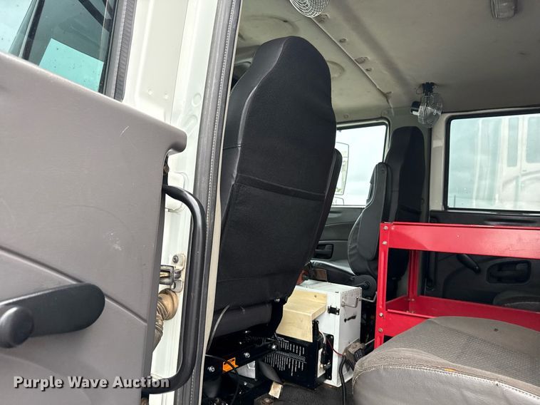 image for item EG5920 2008 International 7500 Crew Cab crane truck