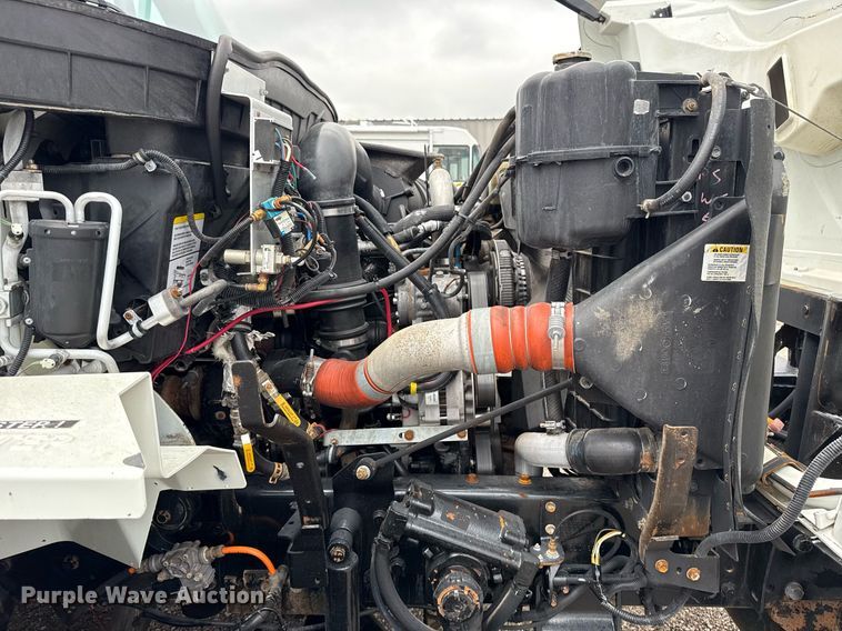 image for item EG5920 2008 International 7500 Crew Cab crane truck