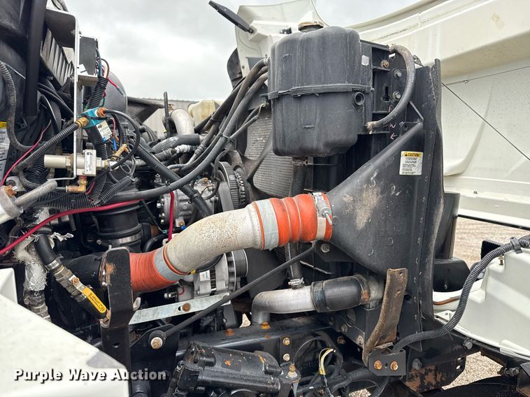 image for item EG5920 2008 International 7500 Crew Cab crane truck