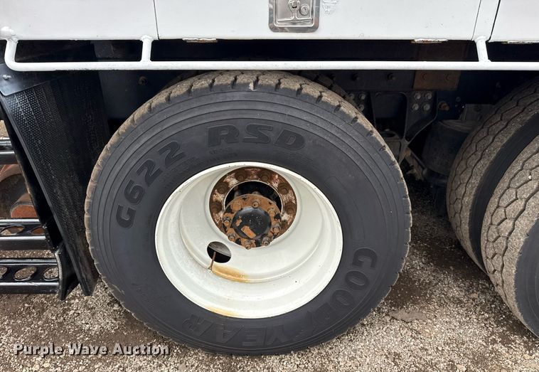 image for item EG5920 2008 International 7500 Crew Cab crane truck