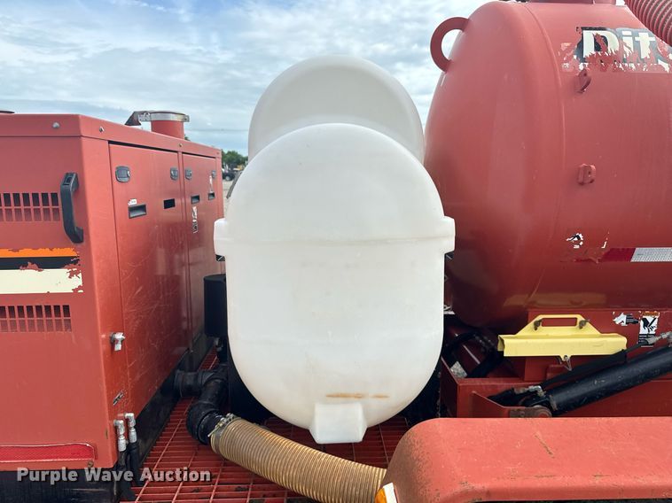 image for item EG5969 2011 Ditch Witch FX30 vacuum excavator