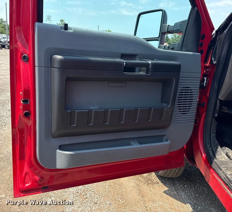 image for item EG6109 2012 Ford F350 Super Duty dump bed pickup truck