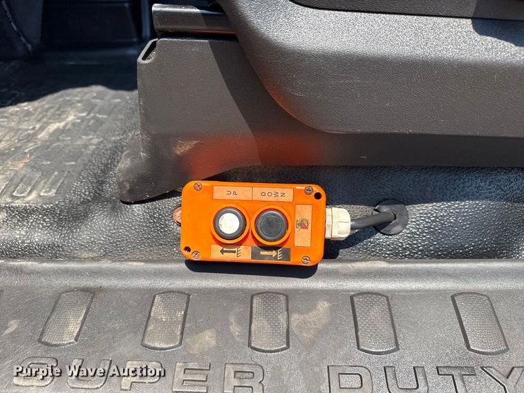 image for item EG6109 2012 Ford F350 Super Duty dump bed pickup truck