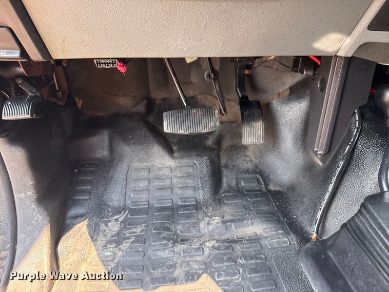 image for item EG6109 2012 Ford F350 Super Duty dump bed pickup truck