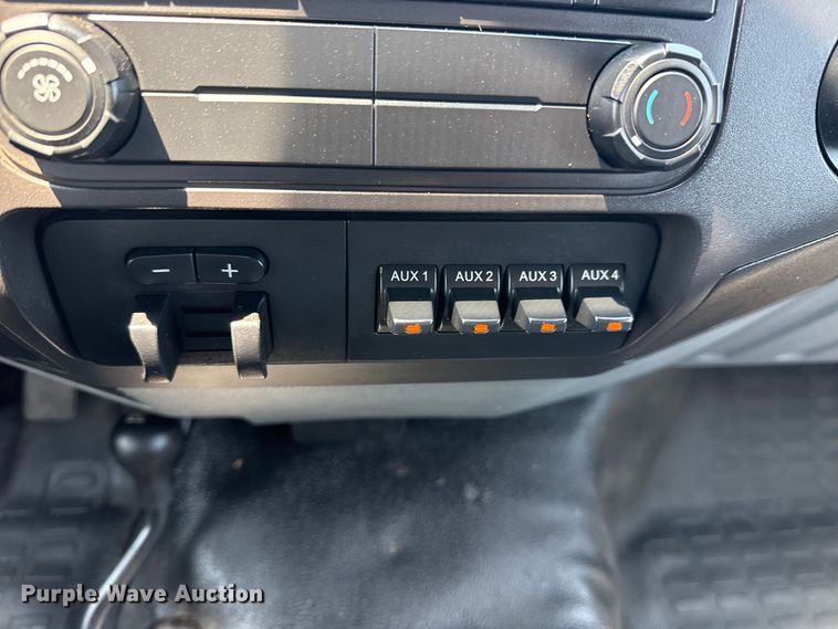 image for item EG6109 2012 Ford F350 Super Duty dump bed pickup truck