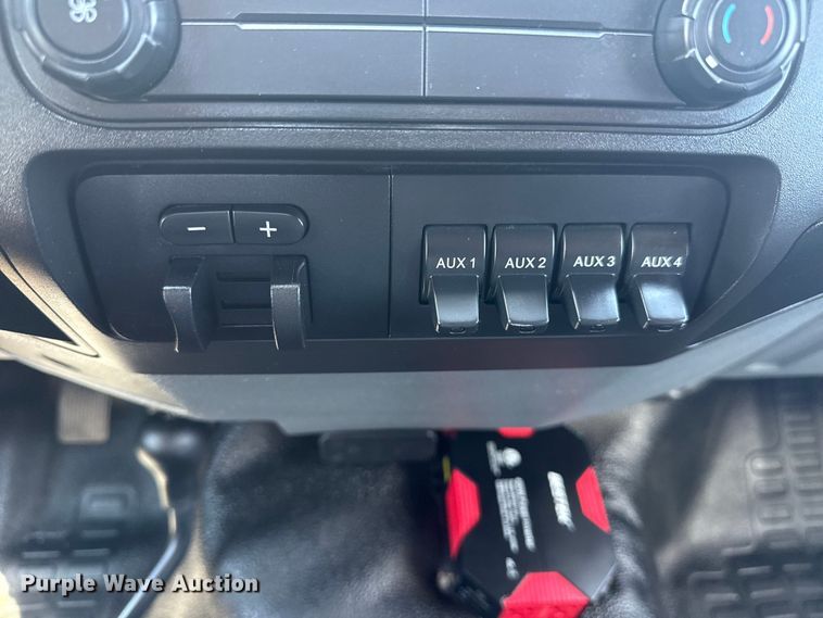 image for item EG6164 2012 Ford F350 Super Duty dump bed pickup truck