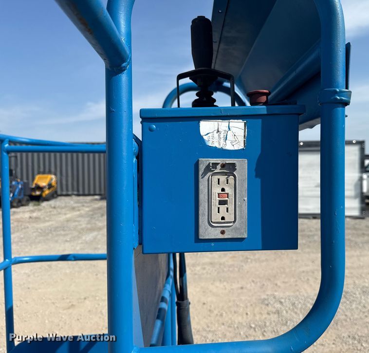 image for item EG8239 2002 Genie Z-45/25 boom lift