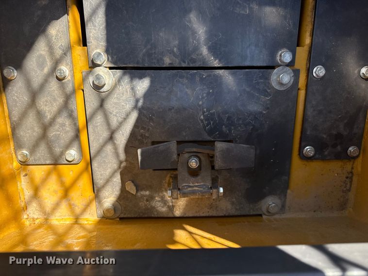 image for item EG8240 2024 CFG Industrial KRW233 skid steer loader