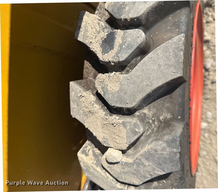 image for item EG8240 2024 CFG Industrial KRW233 skid steer loader