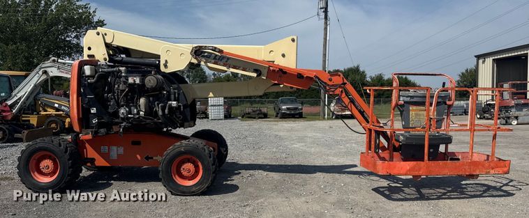 image for item EG8241 1999 JLG 450AJ boom lift