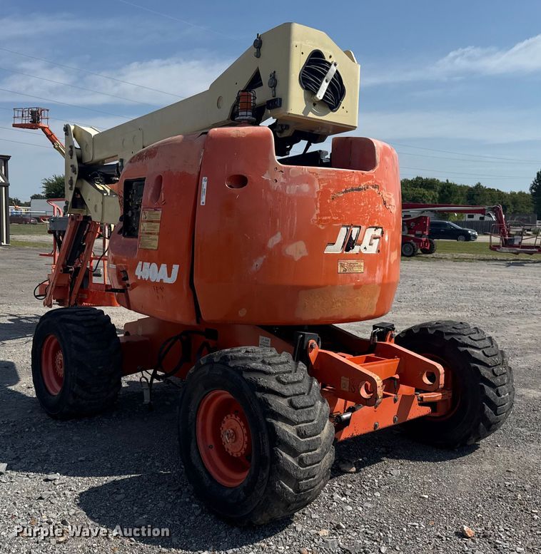 image for item EG8241 1999 JLG 450AJ boom lift