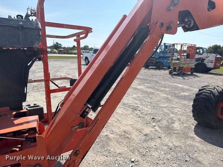 image for item EG8241 1999 JLG 450AJ boom lift