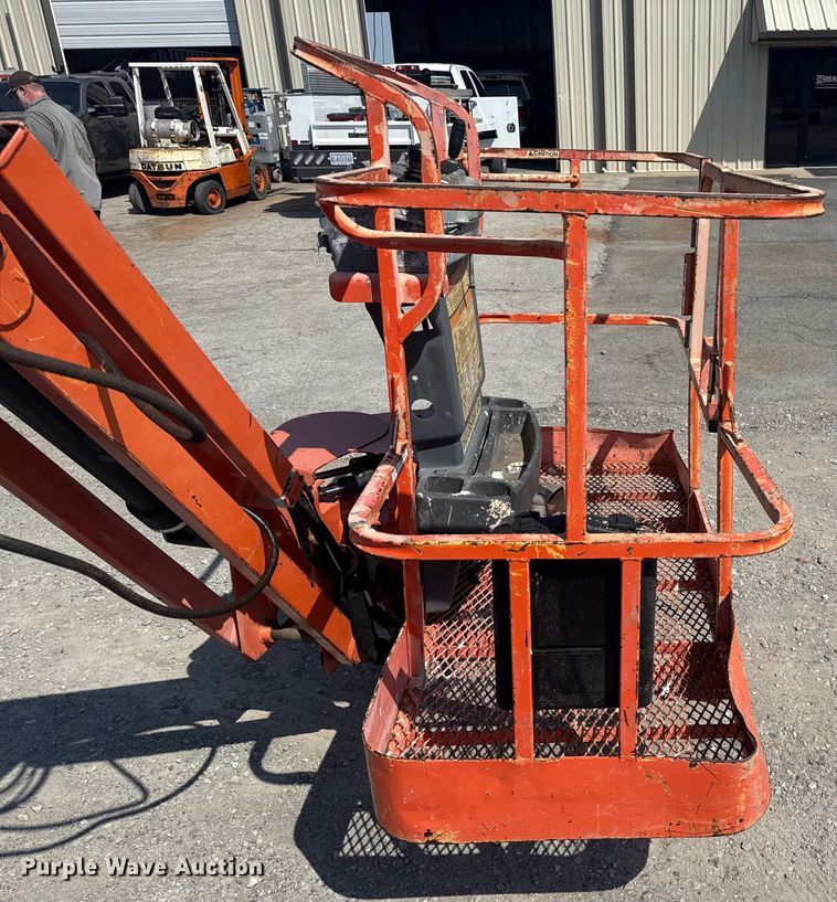 image for item EG8241 1999 JLG 450AJ boom lift