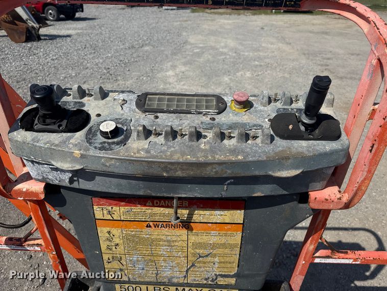 image for item EG8241 1999 JLG 450AJ boom lift