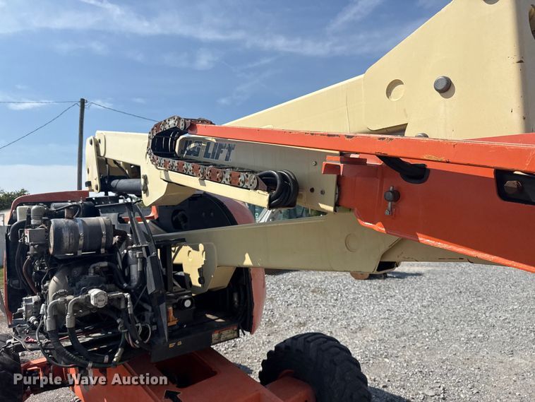 image for item EG8241 1999 JLG 450AJ boom lift