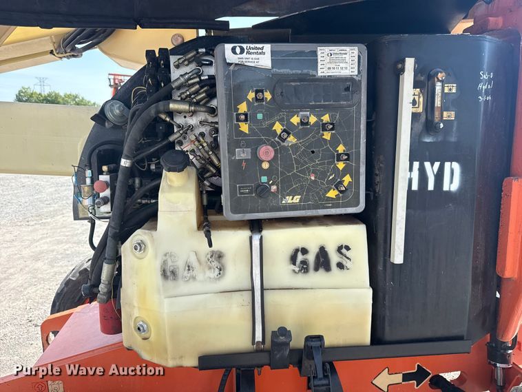 image for item EG8241 1999 JLG 450AJ boom lift