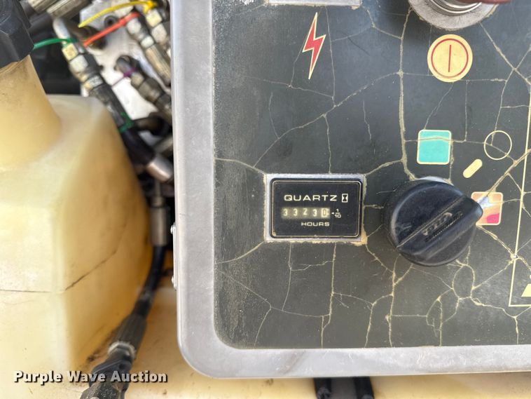 image for item EG8241 1999 JLG 450AJ boom lift