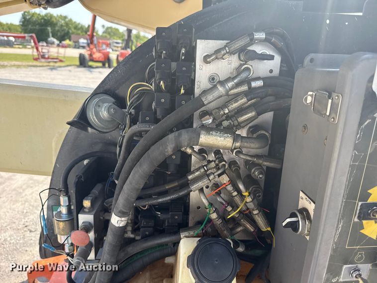 image for item EG8241 1999 JLG 450AJ boom lift