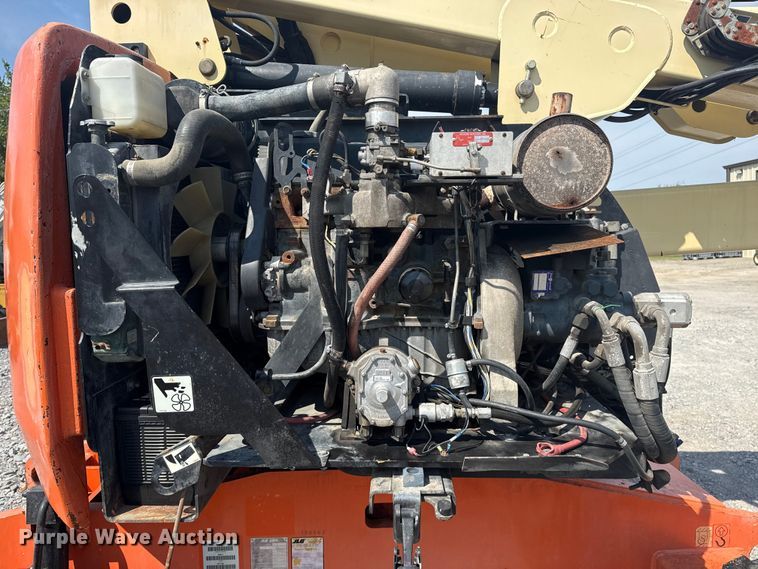 image for item EG8241 1999 JLG 450AJ boom lift