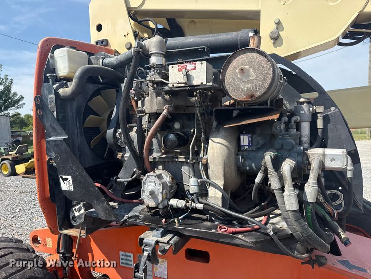 image for item EG8241 1999 JLG 450AJ boom lift