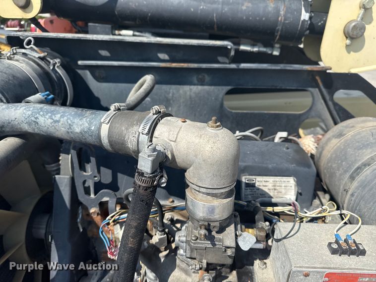 image for item EG8241 1999 JLG 450AJ boom lift