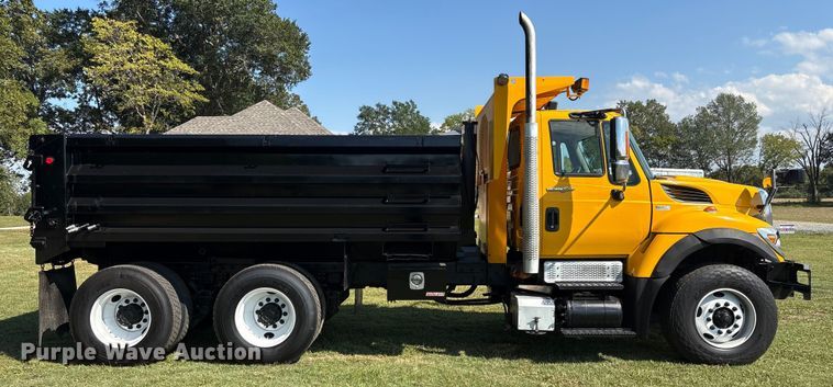 image for item EH7522 2012 International 7400 dump truck