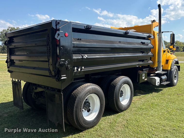 image for item EH7522 2012 International 7400 dump truck