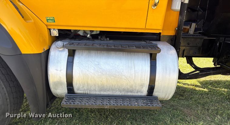 image for item EH7522 2012 International 7400 dump truck