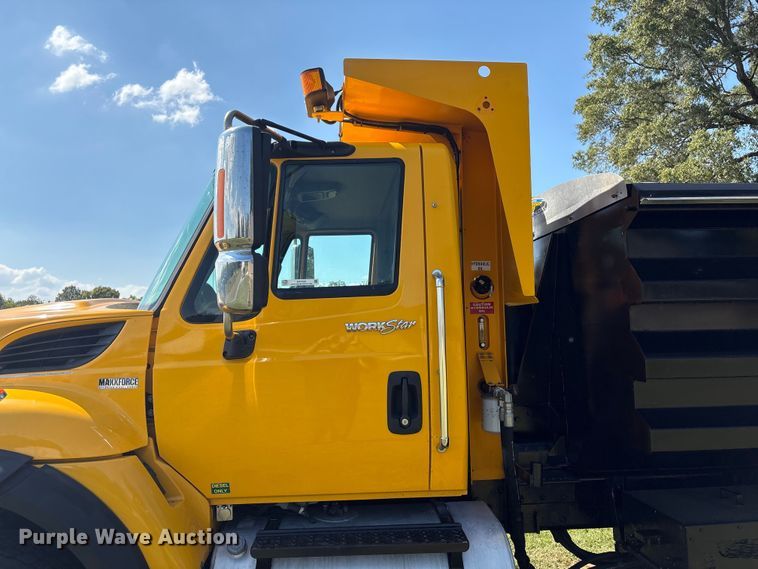 image for item EH7522 2012 International 7400 dump truck