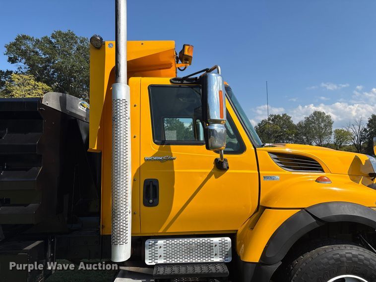 image for item EH7522 2012 International 7400 dump truck