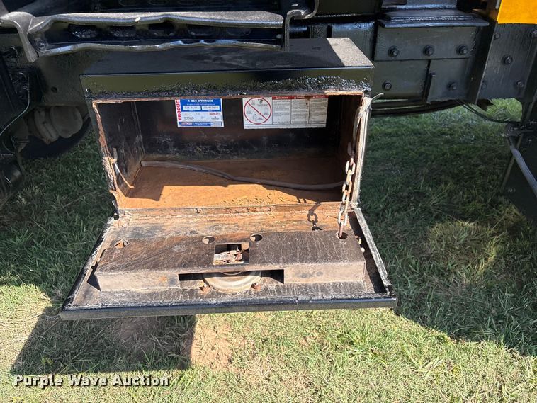 image for item EH7522 2012 International 7400 dump truck