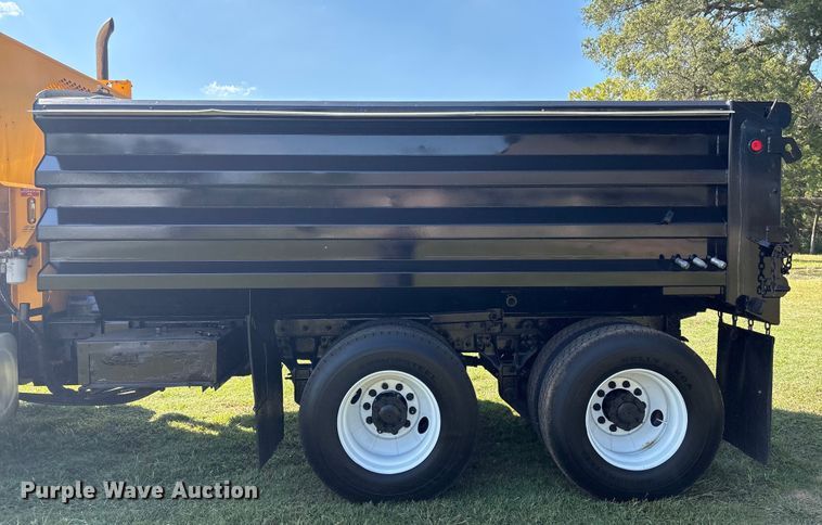 image for item EH7522 2012 International 7400 dump truck