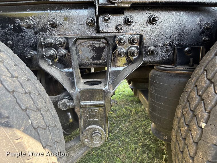 image for item EH7522 2012 International 7400 dump truck