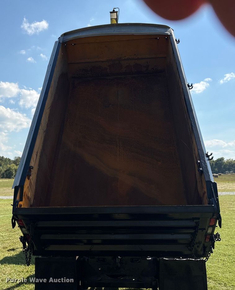 image for item EH7522 2012 International 7400 dump truck