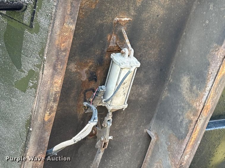 image for item EH7522 2012 International 7400 dump truck