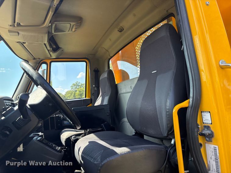 image for item EH7522 2012 International 7400 dump truck