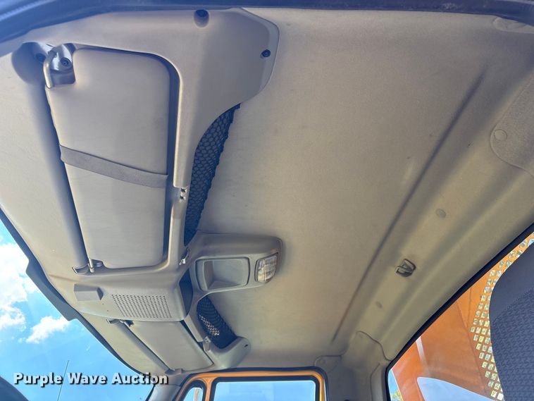 image for item EH7522 2012 International 7400 dump truck