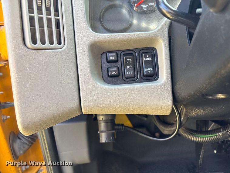 image for item EH7522 2012 International 7400 dump truck