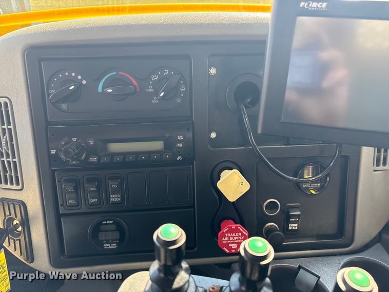 image for item EH7522 2012 International 7400 dump truck