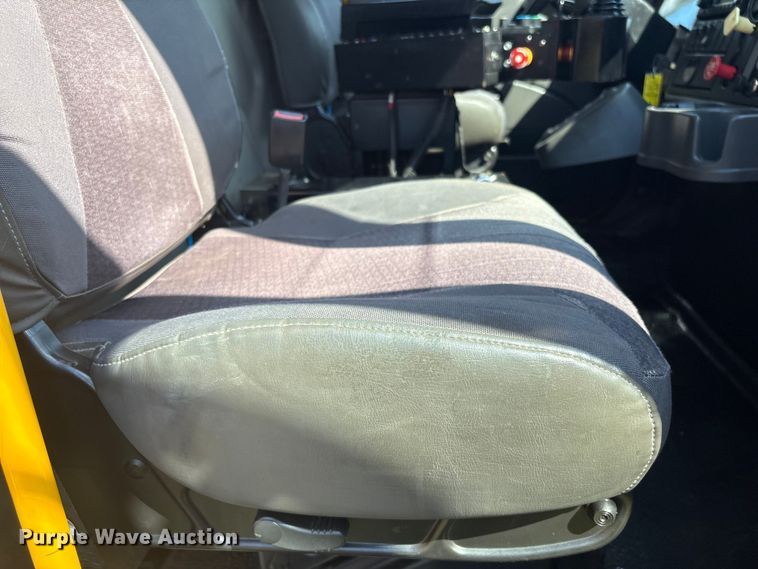 image for item EH7522 2012 International 7400 dump truck